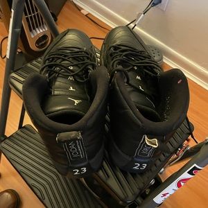 Jordan retro blk 12